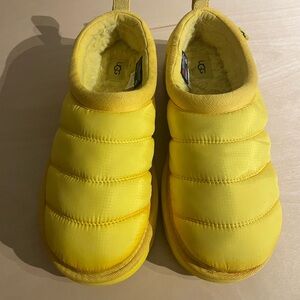 UGG Tasman puffer slippers women’s 9 canary yellow